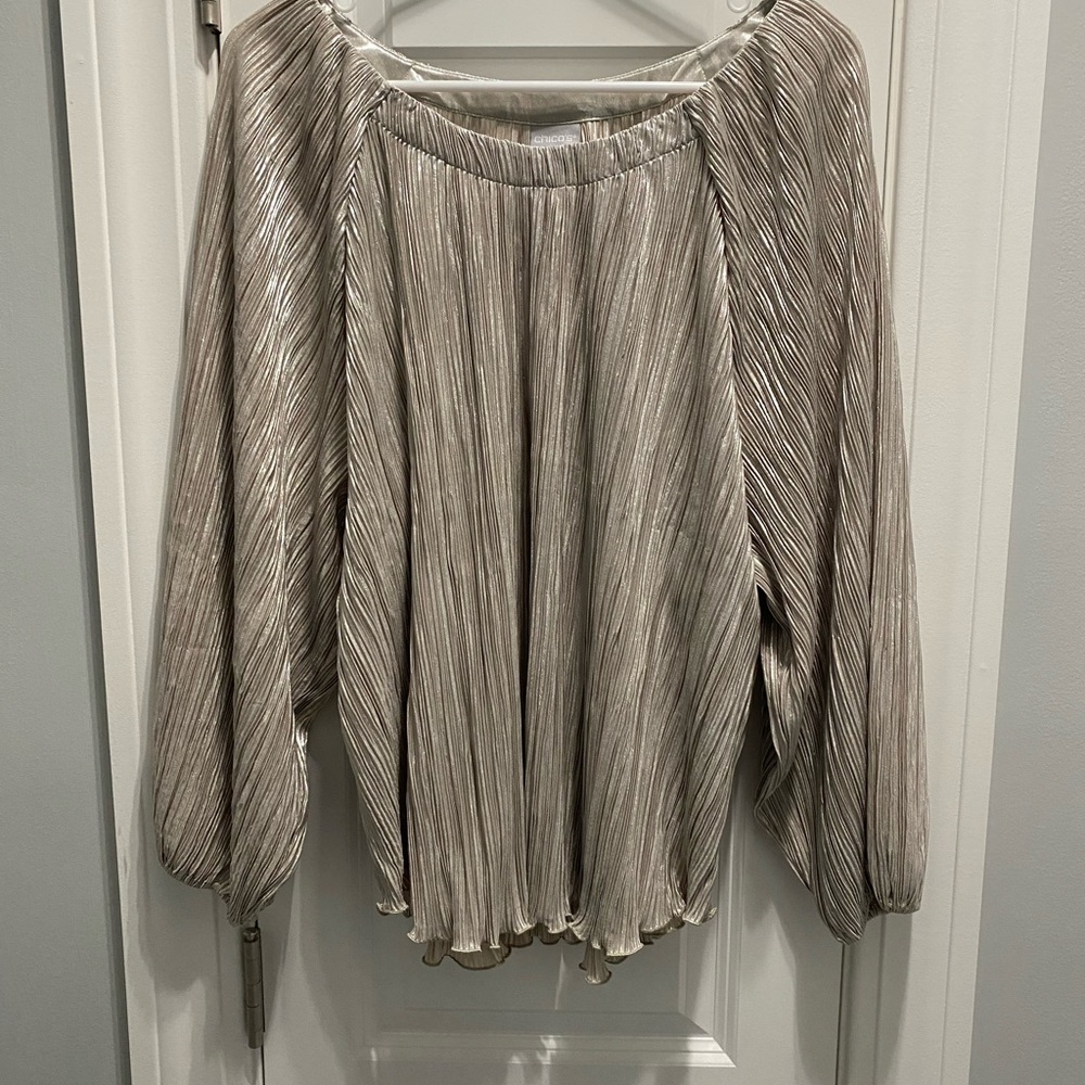 NWOT CHICO’S SHIMMERY CRINKLE TOP IN CHAMPAGNE
